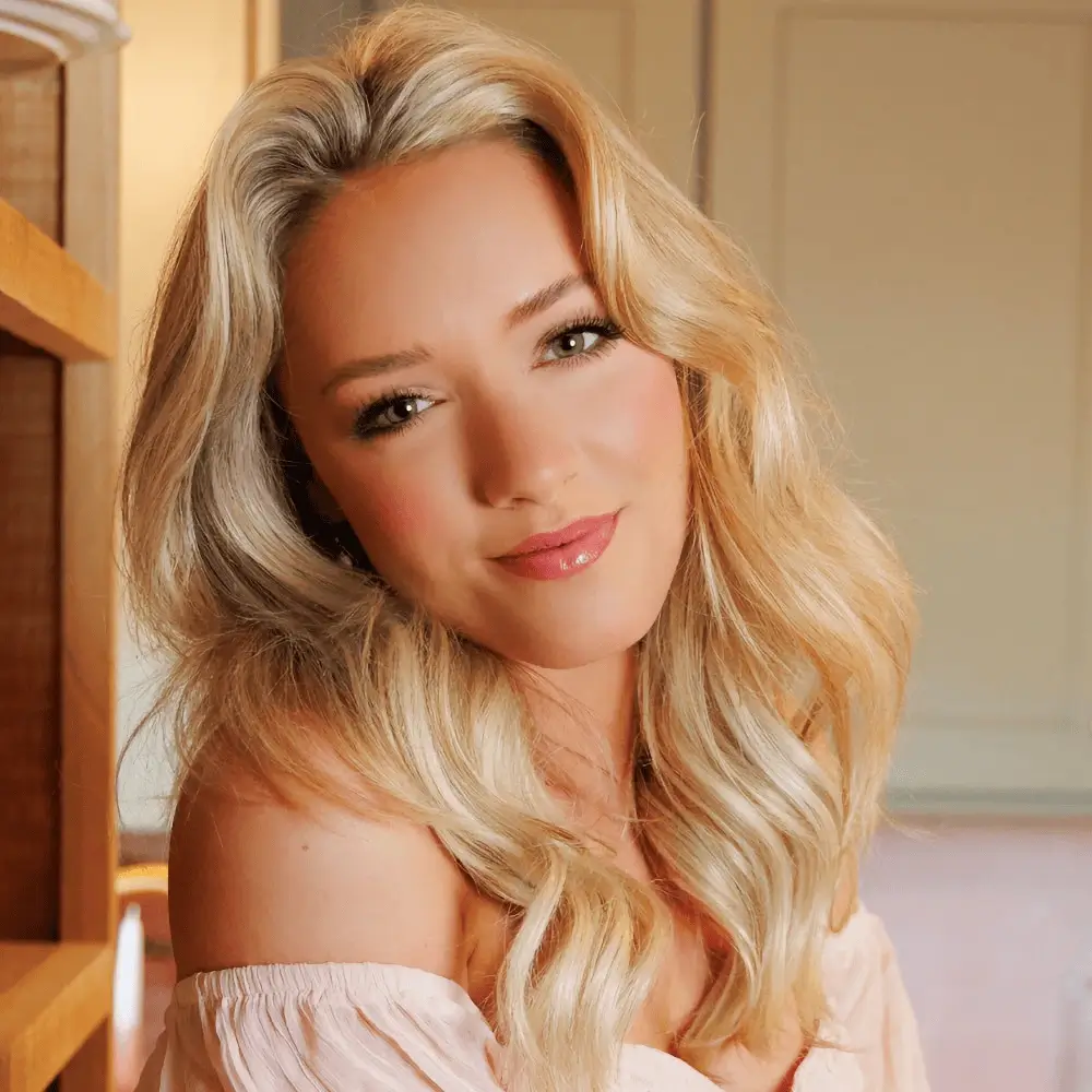 Emily Ann Roberts Biography And 5 Inspiring Facts About Her Rise 3 Emily Ann Roberts Biography