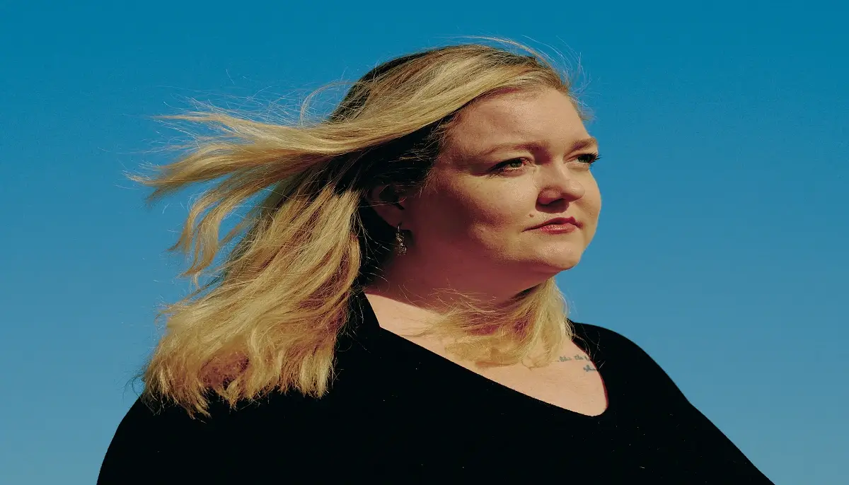 Colleen Hoover Biography: Best-Selling Author Profile 3 Colleen Hoover Biography